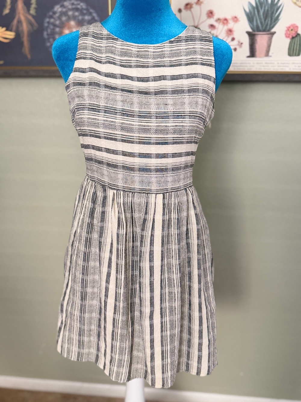 Striped Sleeveless Casual Dress - Black & White